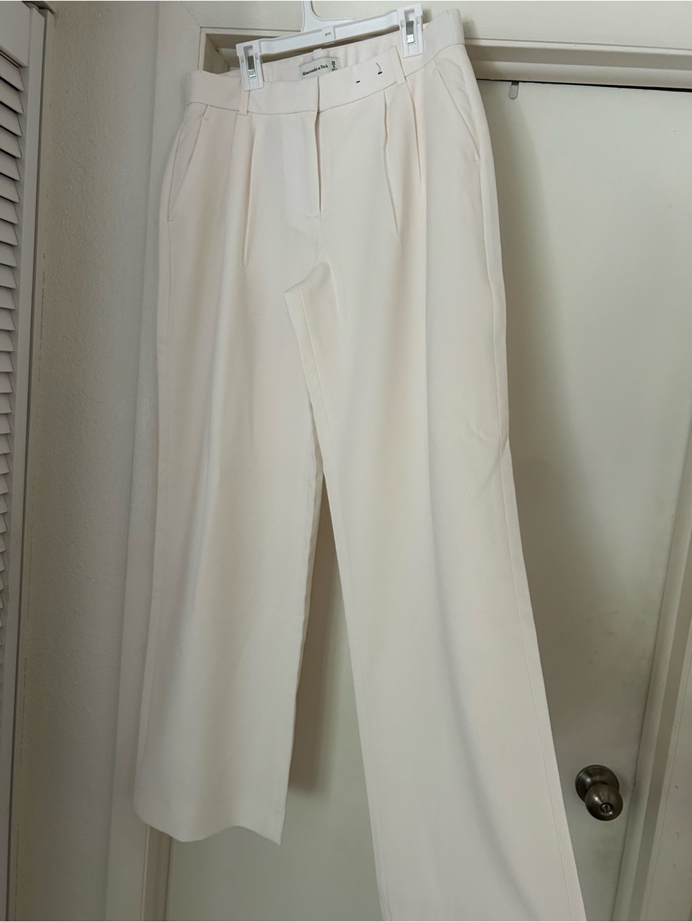 Abercrombie & Fitch Wide Leg Pants in Light Cream